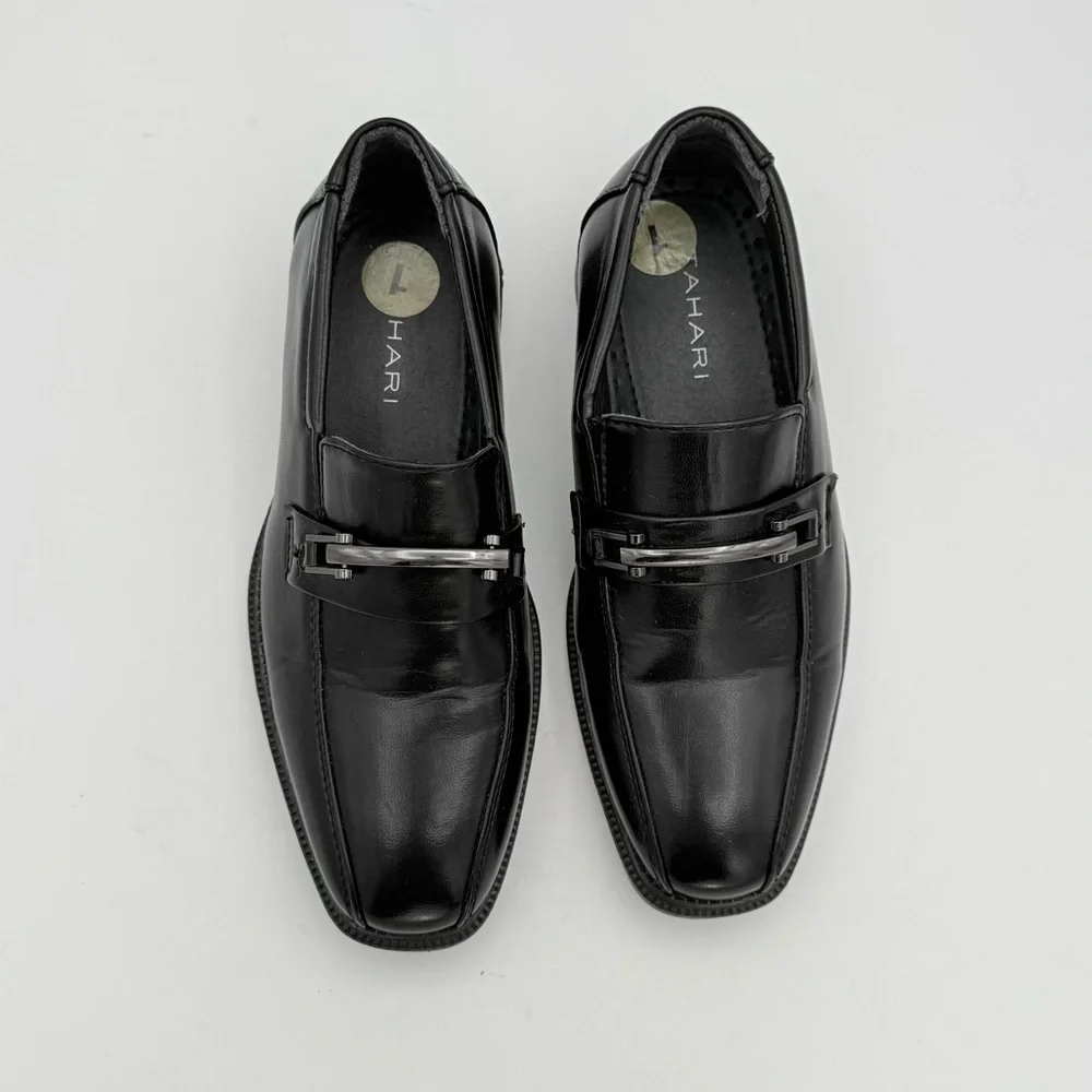 Tahari - Boys Haskell black faux leather slip on loafers metal detail shoes SZ 1